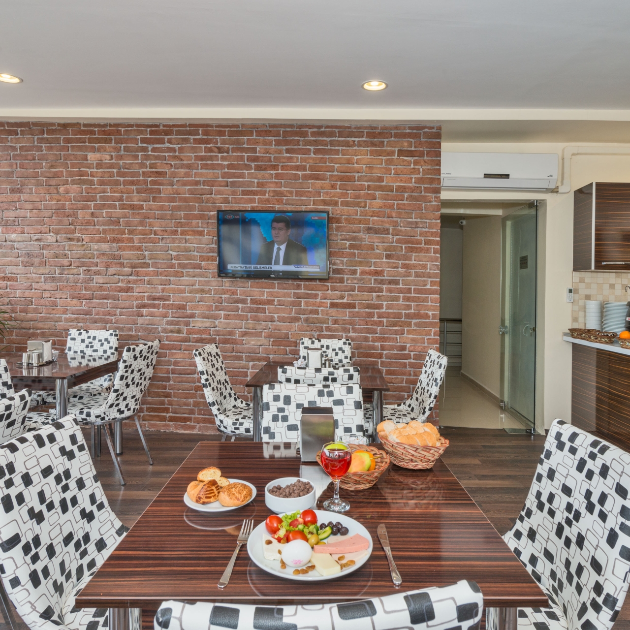 Hotel Invictum Residence 4 Hrs Star Hotel In Istanbul Istanbul