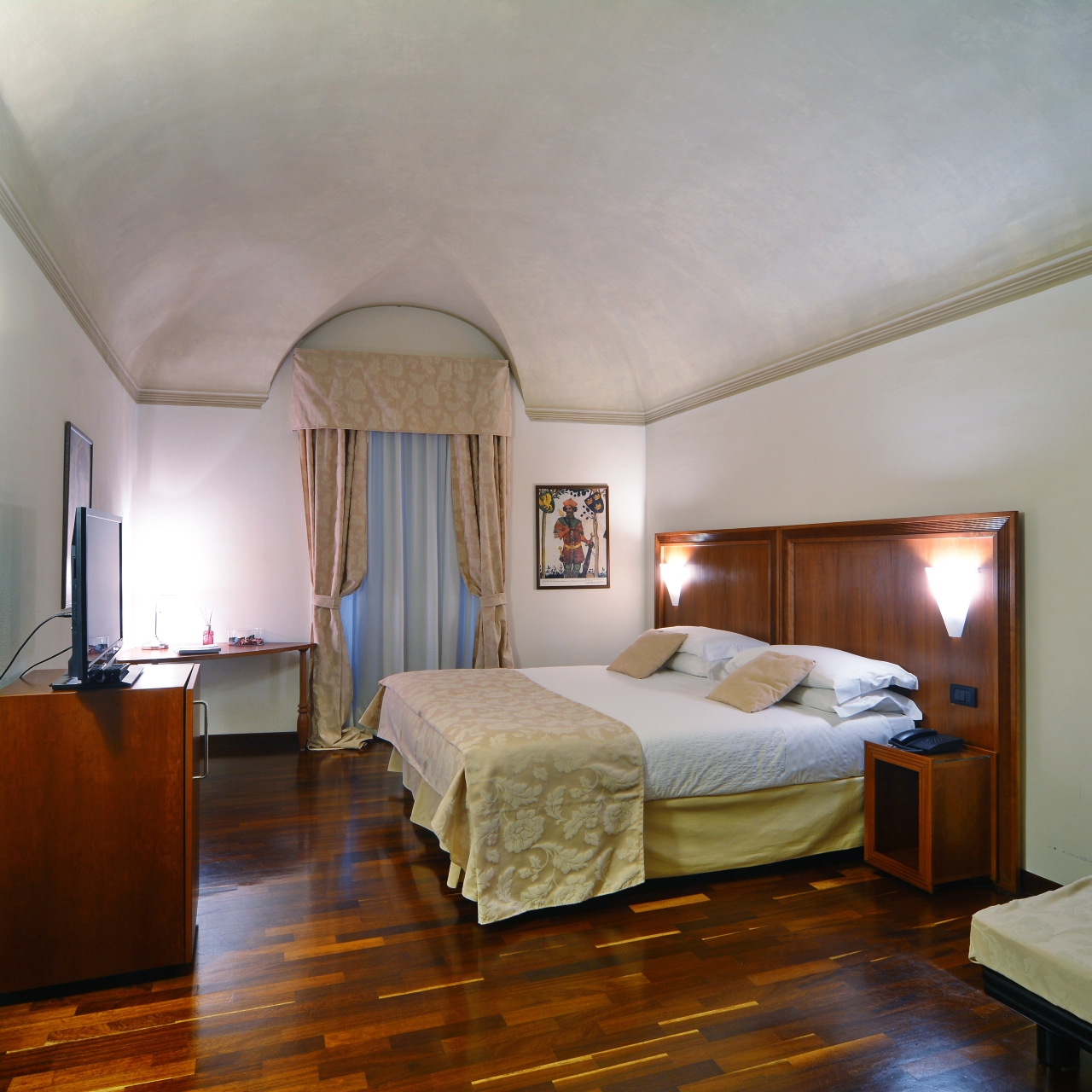 Boutique Hotel Antiche Mura 4 Hrs Star Hotel In Saluzzo Piedmont