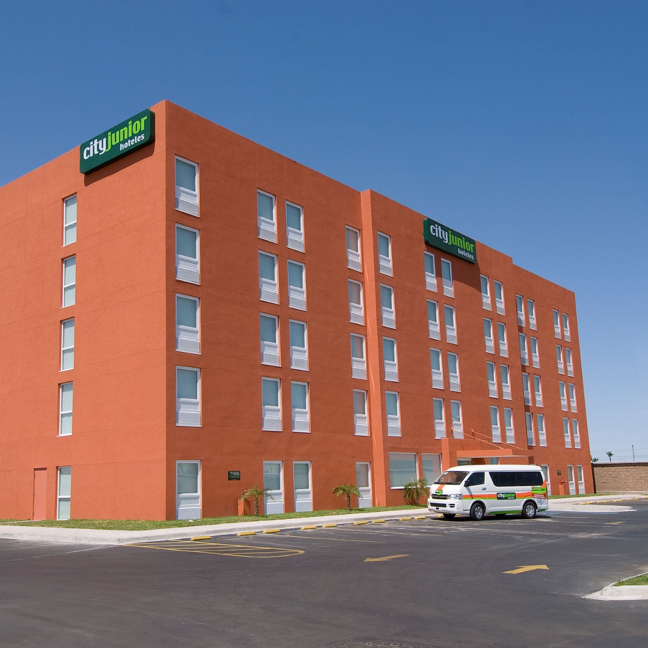 Hotel City Express Junior Chihuahua 3 Hrs Star Hotel In Chihuahua Free And Sovereign State Of Chihuahua