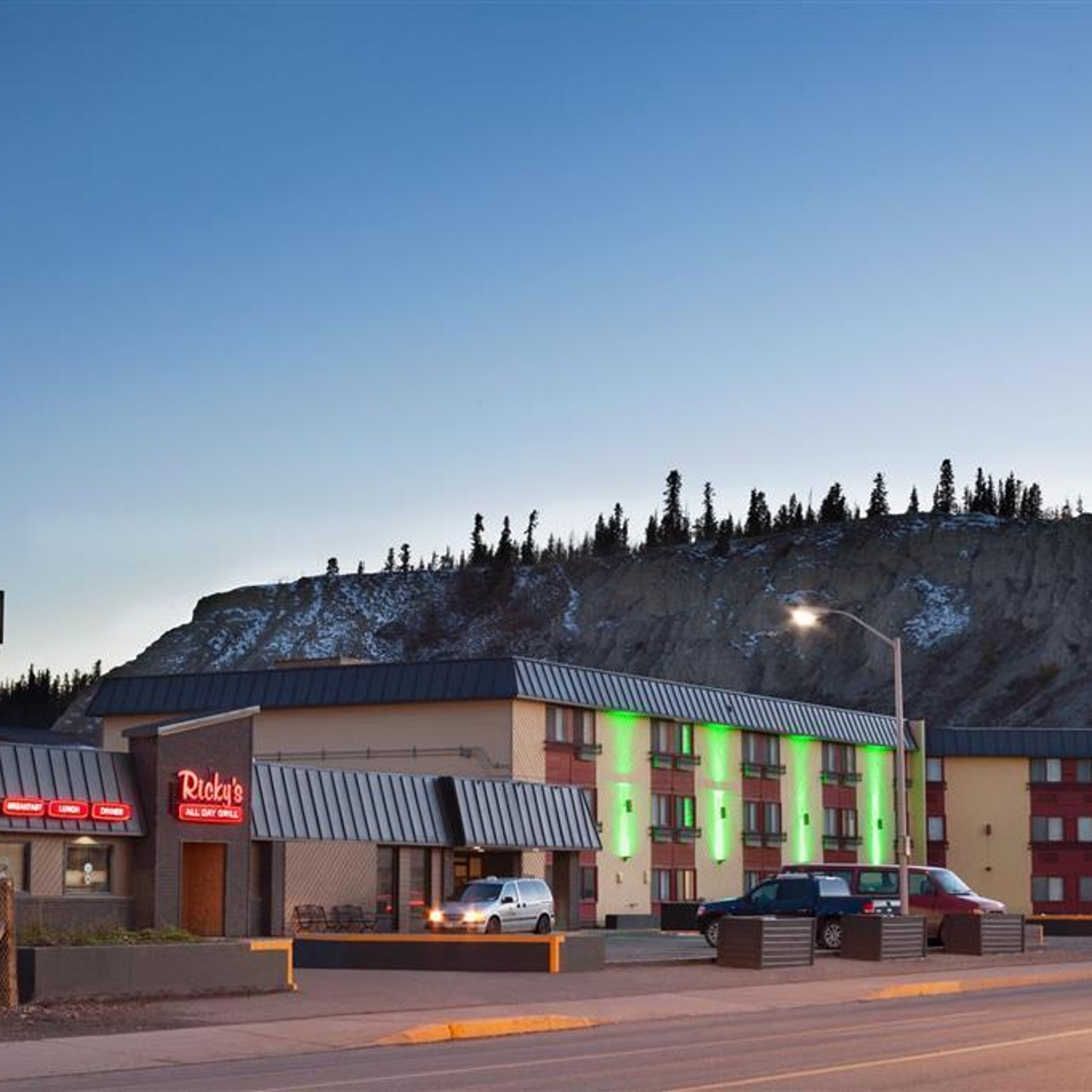 Days Inn Whitehorse In Whitehorse Yukon Territory Hrs