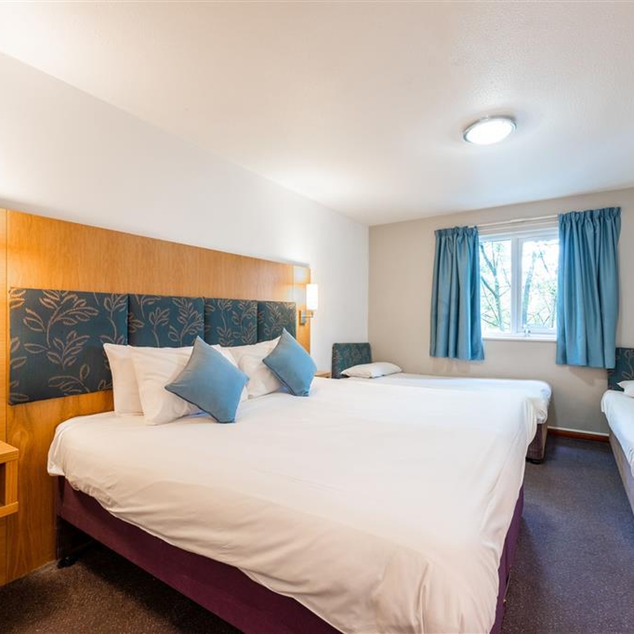 comfort inn manchester north rochdale at hrs with free services