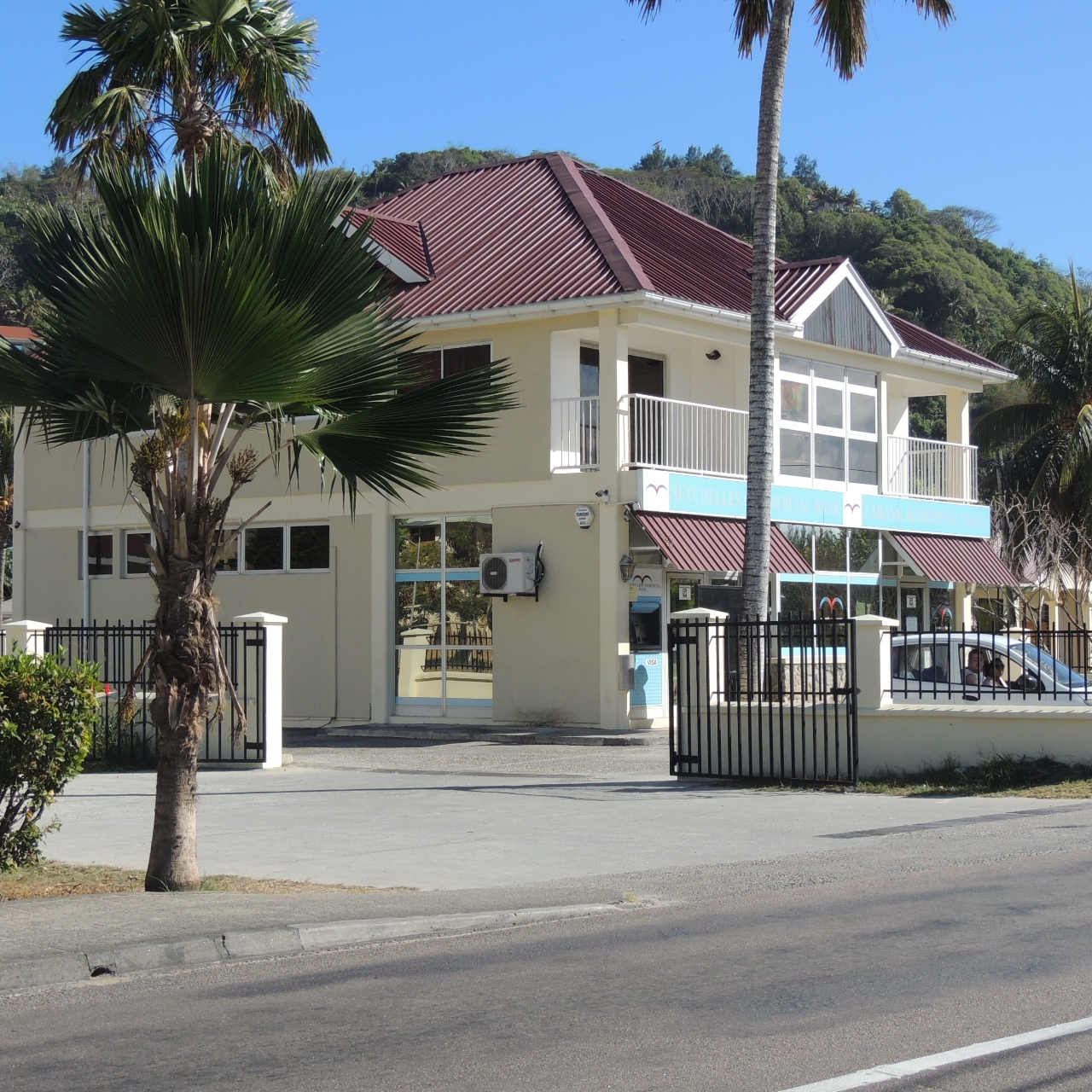 Hotel Reef Holiday Apartments In Seychelles Hrs