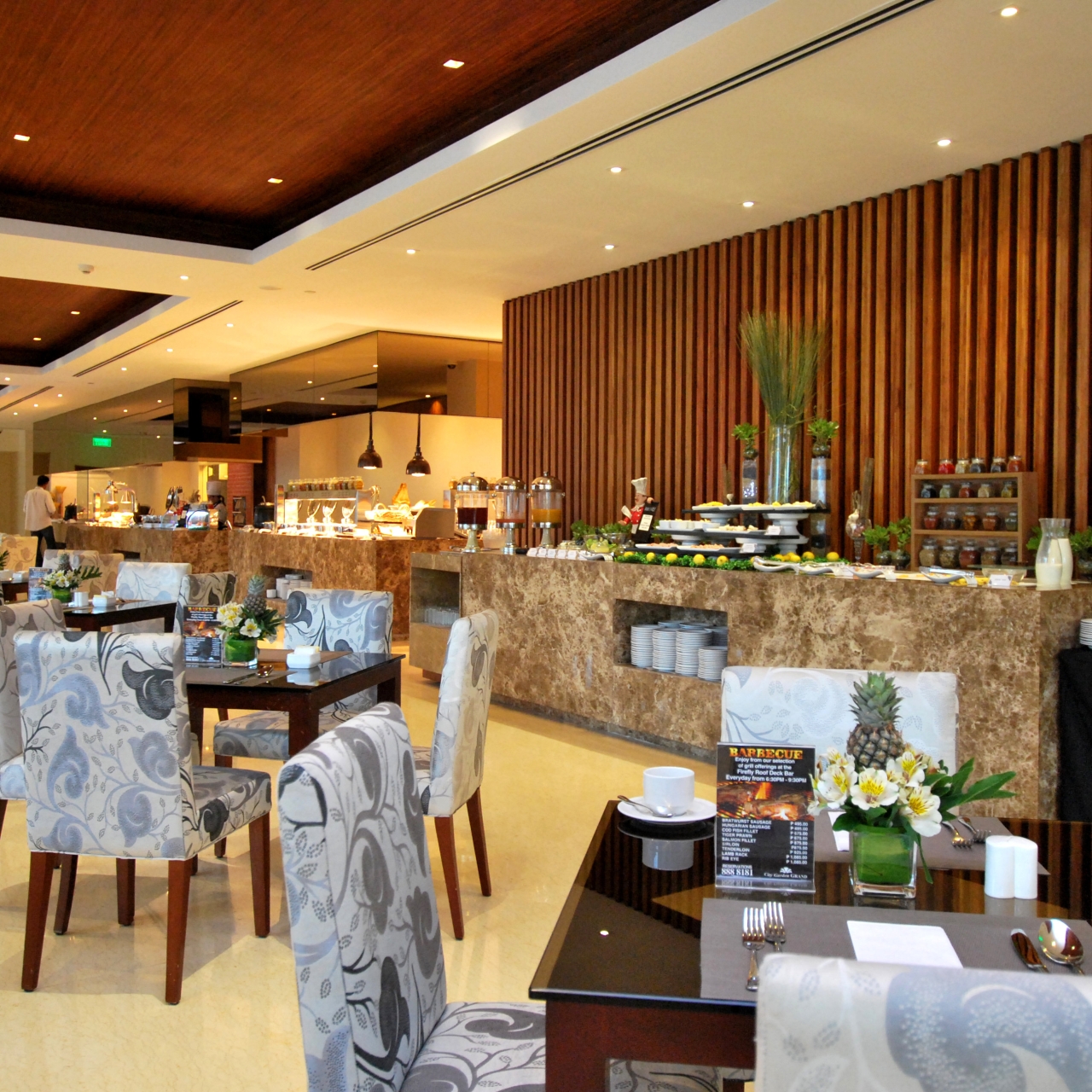 City Garden Grand Hotel 5 Hrs Star Hotel In Makati City garden grand hotel ligger centralt i makati, en 3 minuters promenad från a. city garden grand hotel 5 hrs star