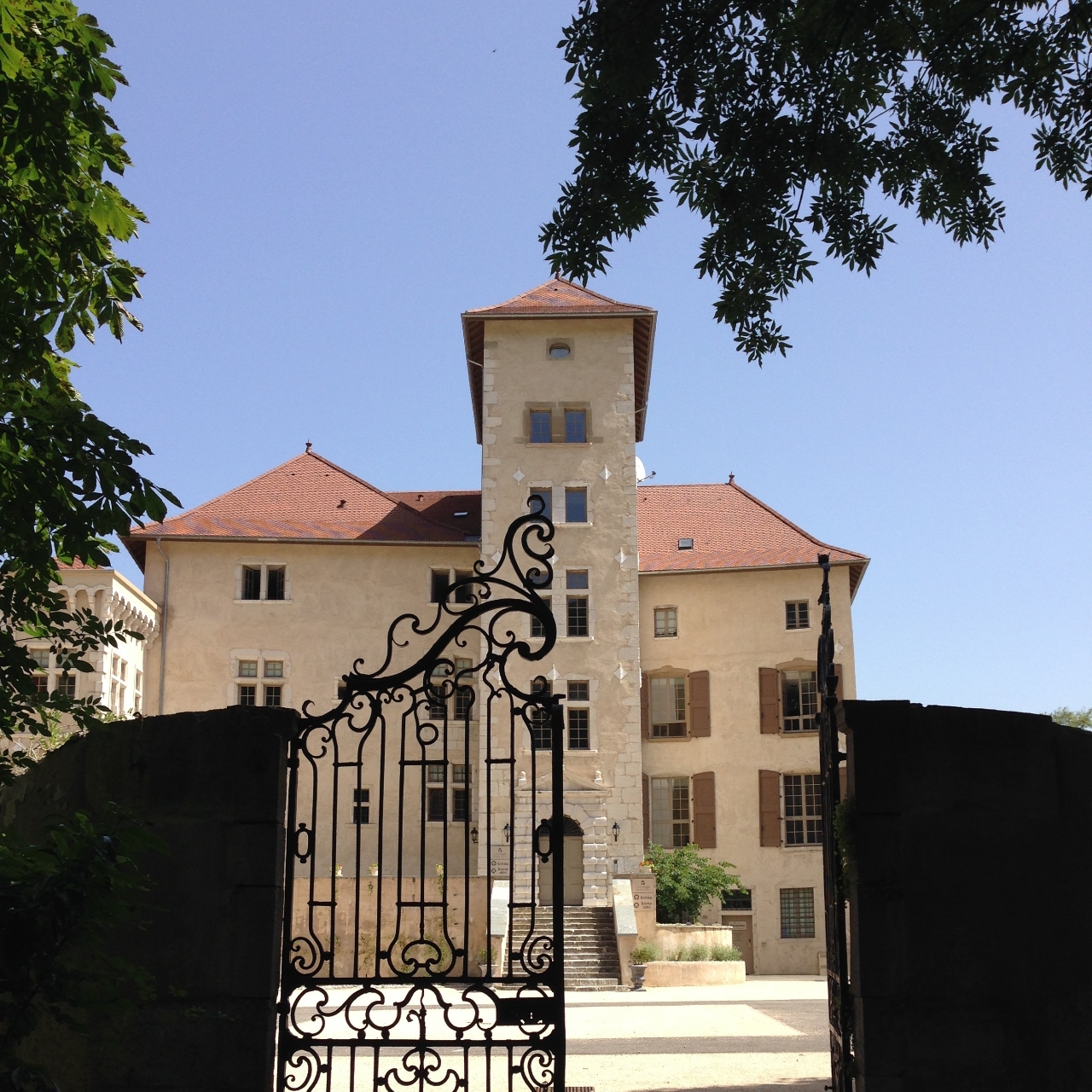 Hotel Tempologis Chateau De La Rochette Grenoble France At Hrs With Free Services