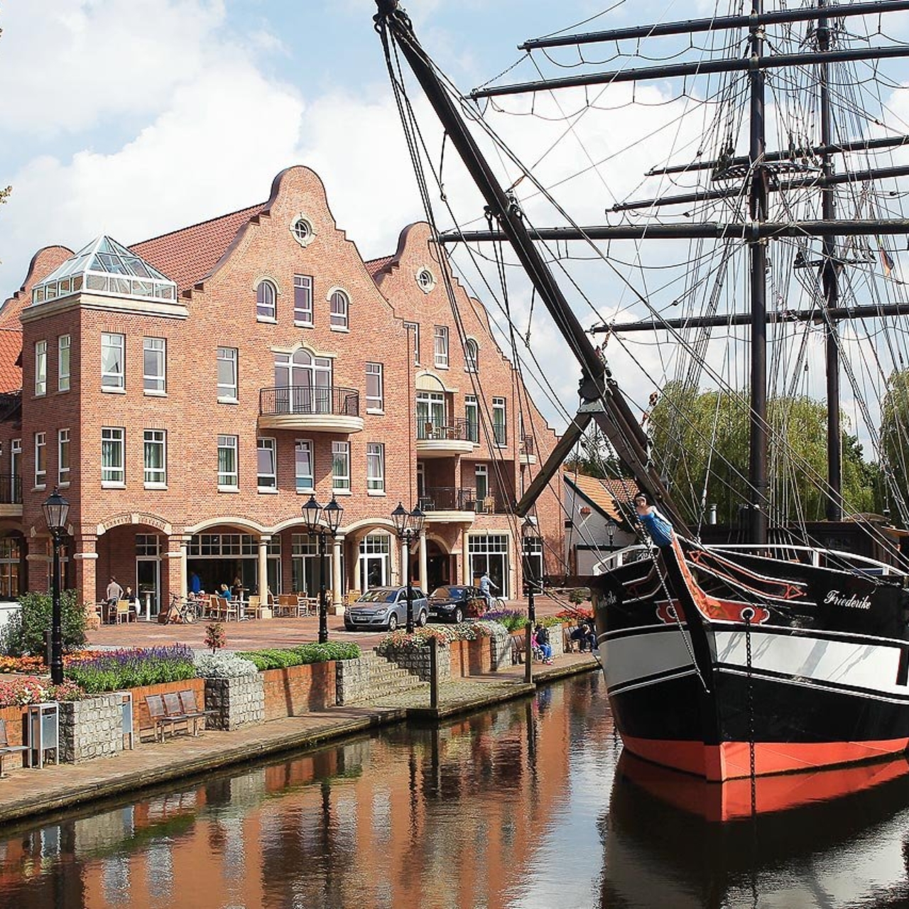 Arkadenhaus Hotel Freiherr Von Schwarzenberg 4 Hrs Star Hotel In Papenburg Lower Saxony