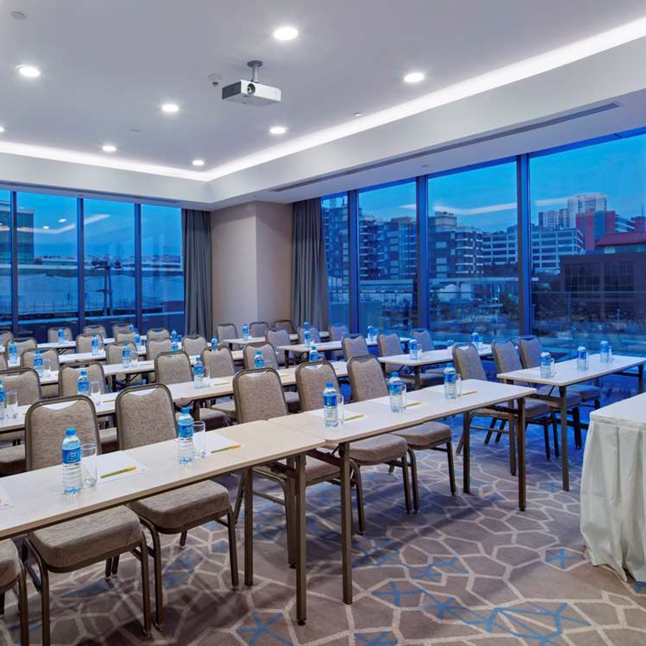 Hilton Garden Inn Istanbul Ataturk Airport 4 Hrs Star Hotel In Istanbul Istanbul