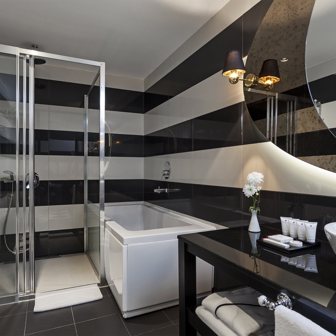 Ramada Hotel Suites Sisli 4 Hrs Star Hotel In Istanbul Istanbul