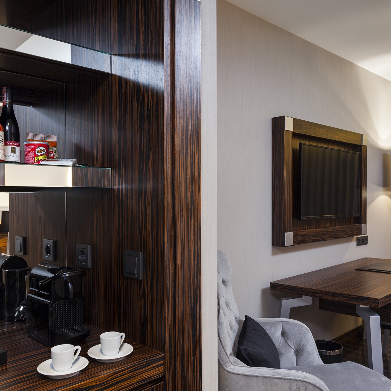 Ramada Hotel Suites Sisli 4 Hrs Star Hotel In Istanbul Istanbul