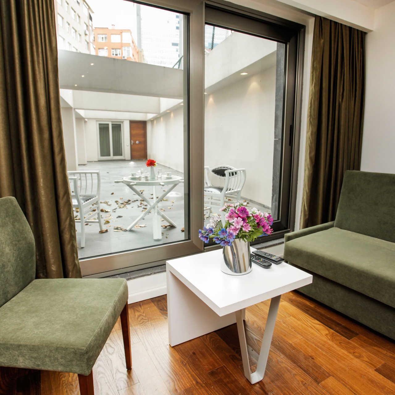 Nish Istanbul Suites Hotel In Istanbul Istanbul Hrs