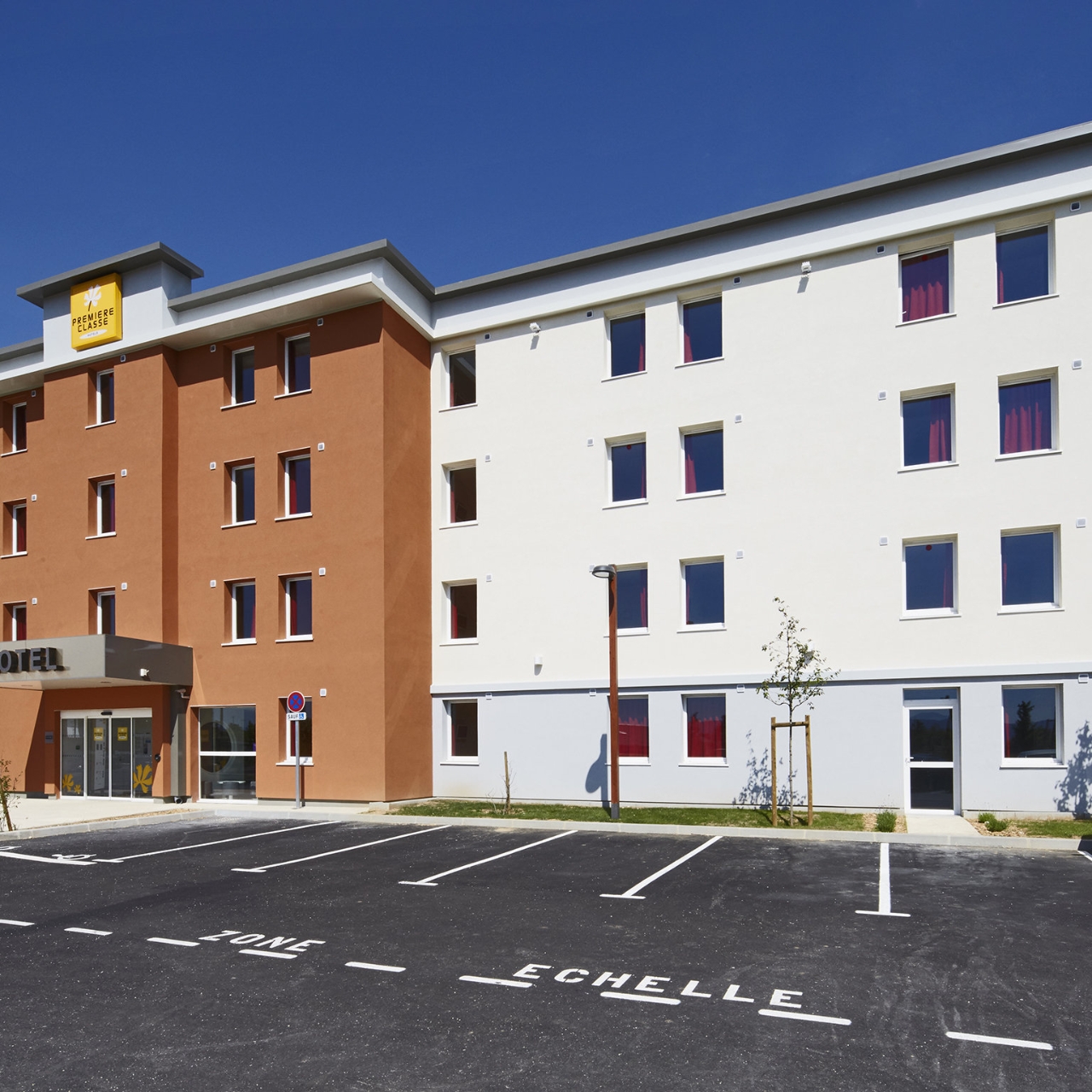 Hotel PREMIERE CLASSE VALENCE NORD - Saint-Marcel-lès-Valence chez HRS avec  services gratuits