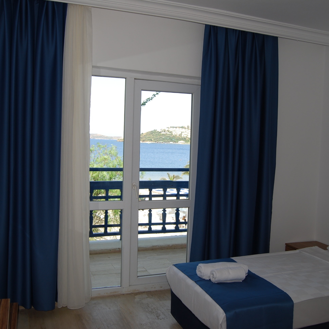 Hotel Club Blue White All Inclusive In Turgutreis Mugla Hrs