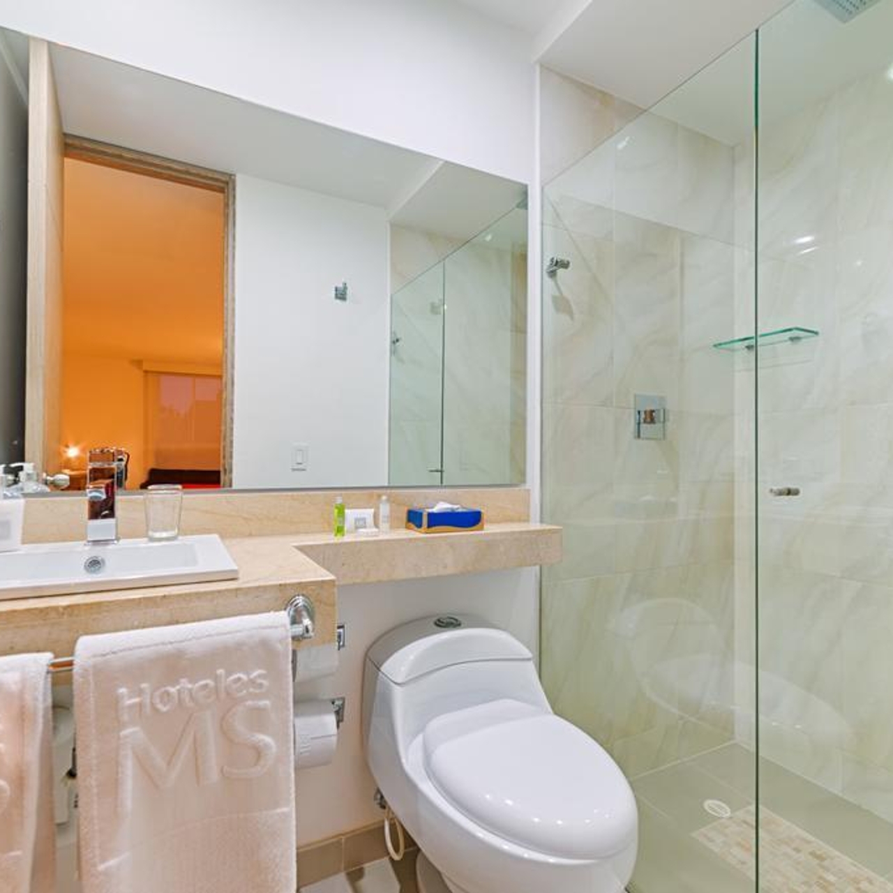hotel ms ciudad jardin plus colombia at