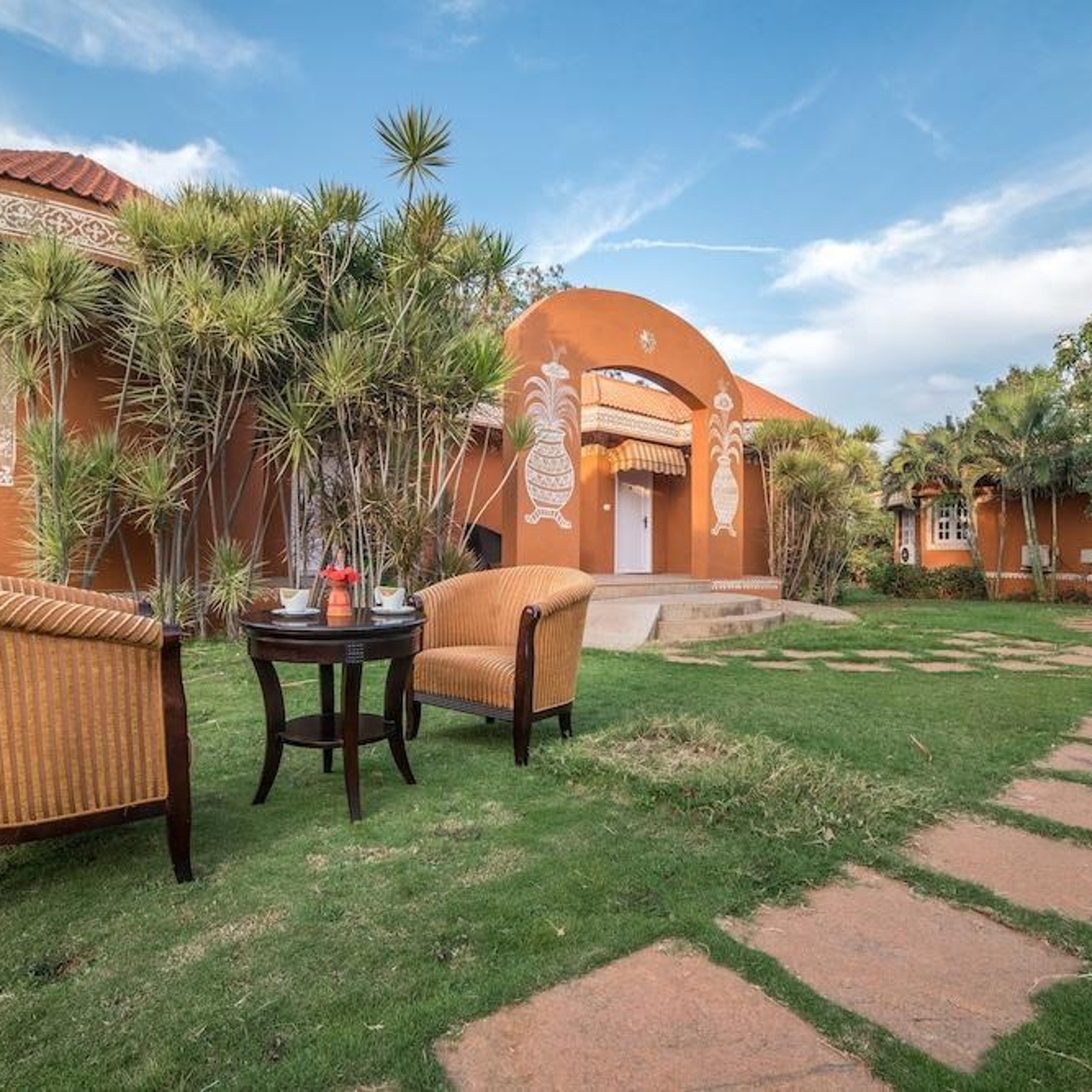 Hotel Vijayshree Resort And Heritage Village 3 Hrs Star Hotel In Hospet State Of Karnataka Vijayshree heritage village and resort, pastatytas 2009 metais, ryški hospet miesto puošmena bei puikus keliautojų pasirinkimas.