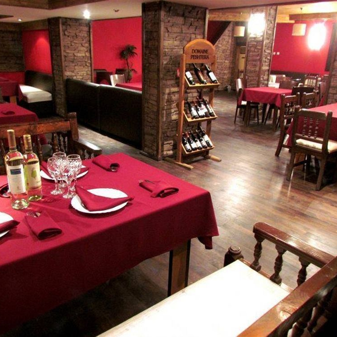 Avion Hotel 3 Hrs Star Hotel In Plovdiv Plowdiw It features an outdoor pool, a business center and a restaurant.