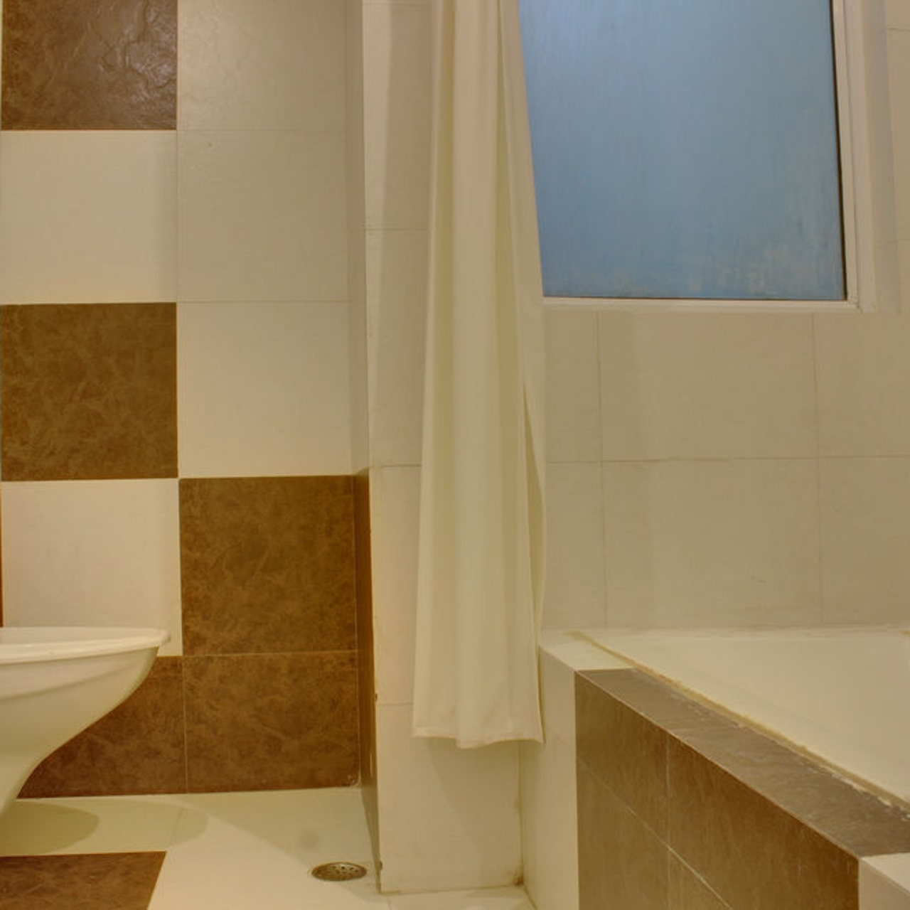 Hotel Oyo Rooms Huda Epicentre 3 Hrs Star Hotel In Gurgaon State Of Haryana Arjun, sushant lok 1, gurgaon 122001, índia. hrs