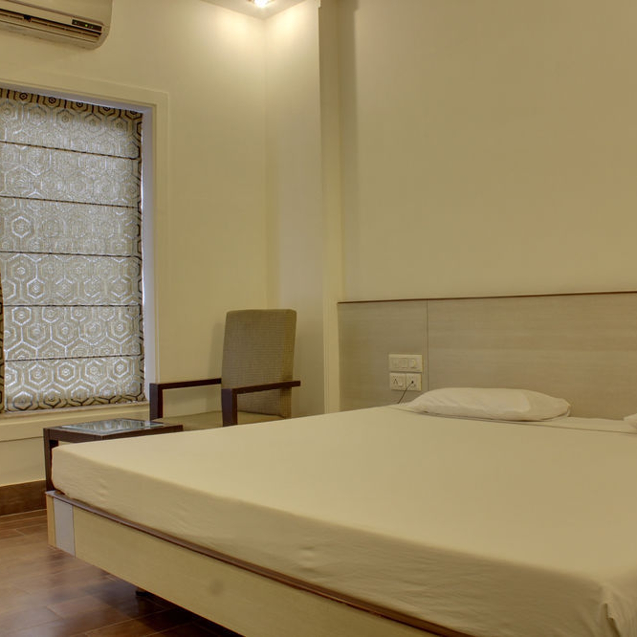 Hotel Oyo Rooms Huda Epicentre 3 Hrs Star Hotel In Gurgaon State Of Haryana Oyo rooms has chosen to be a standardized budget hotels aggregator spread across the nation. hrs