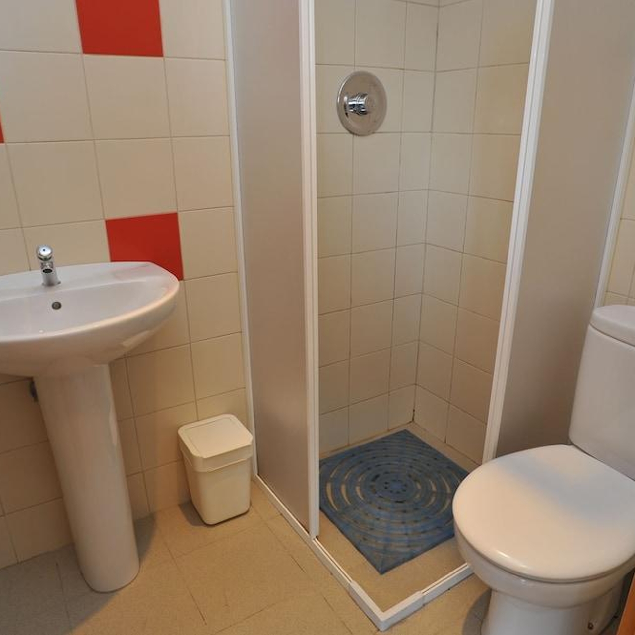 Hans Brinker Hostel Lisbon Portugal At Hrs With Free Services