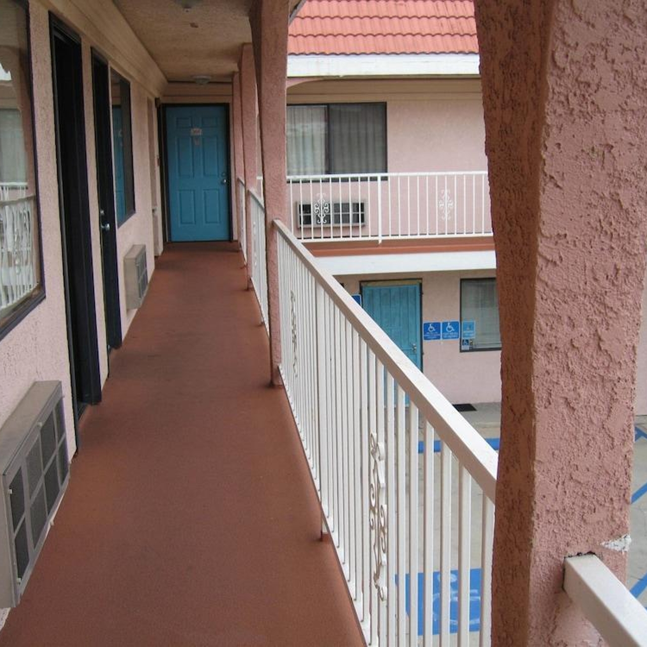 Royal Inn Motel Long Beach in Signal Hill (California) - HRS