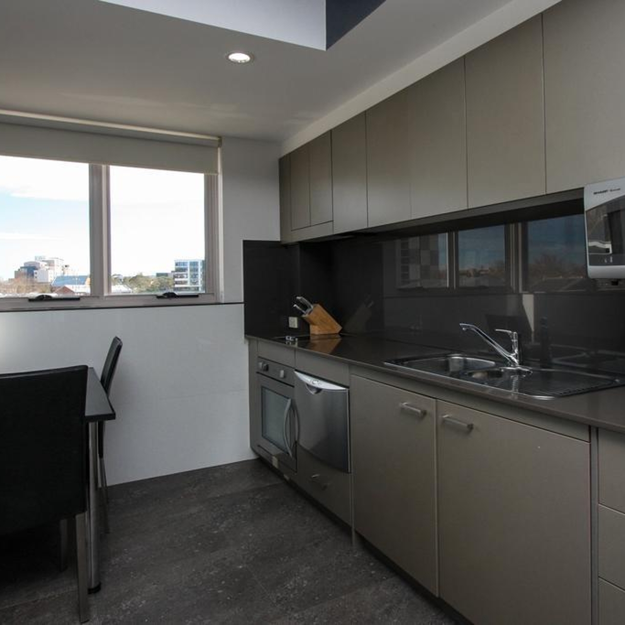 Hotel Honeysuckle Executive Apartments 4 Hrs Star Hotel In