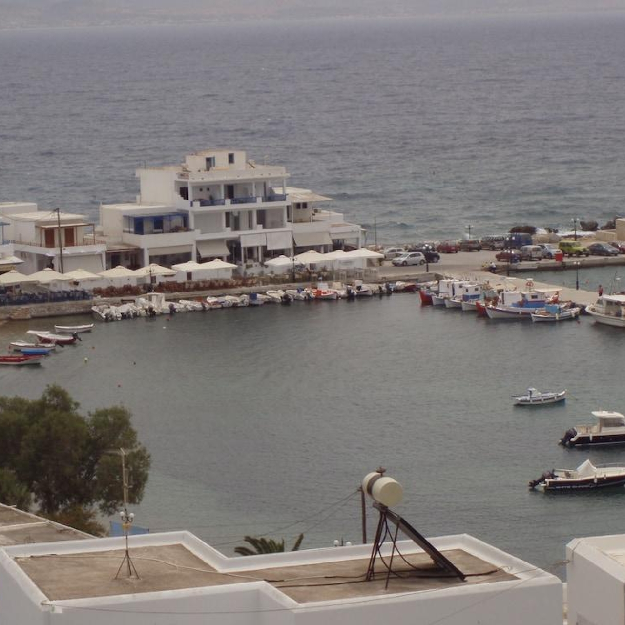 Hotel Katerina - Piso Livadi, Paros chez HRS avec services gratuits