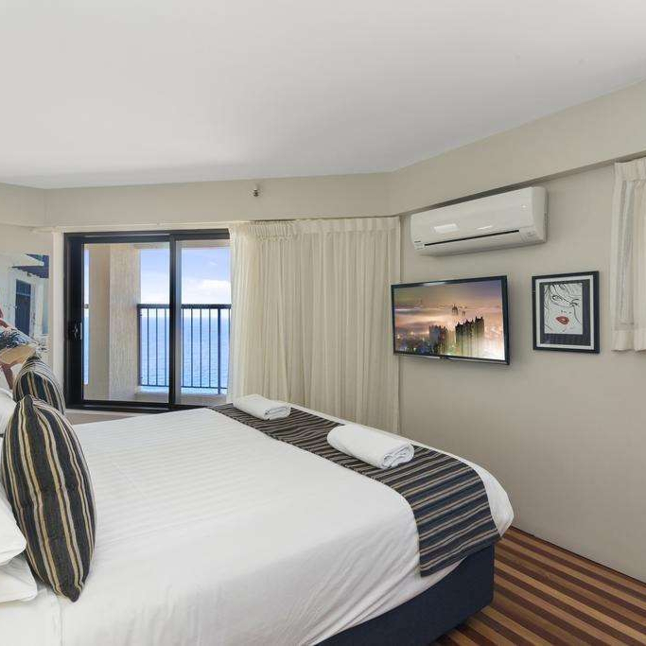 Hotel Burleigh Esplanade Apartments 4 Hrs Star Hotel In Little Burleigh State Of Queensland