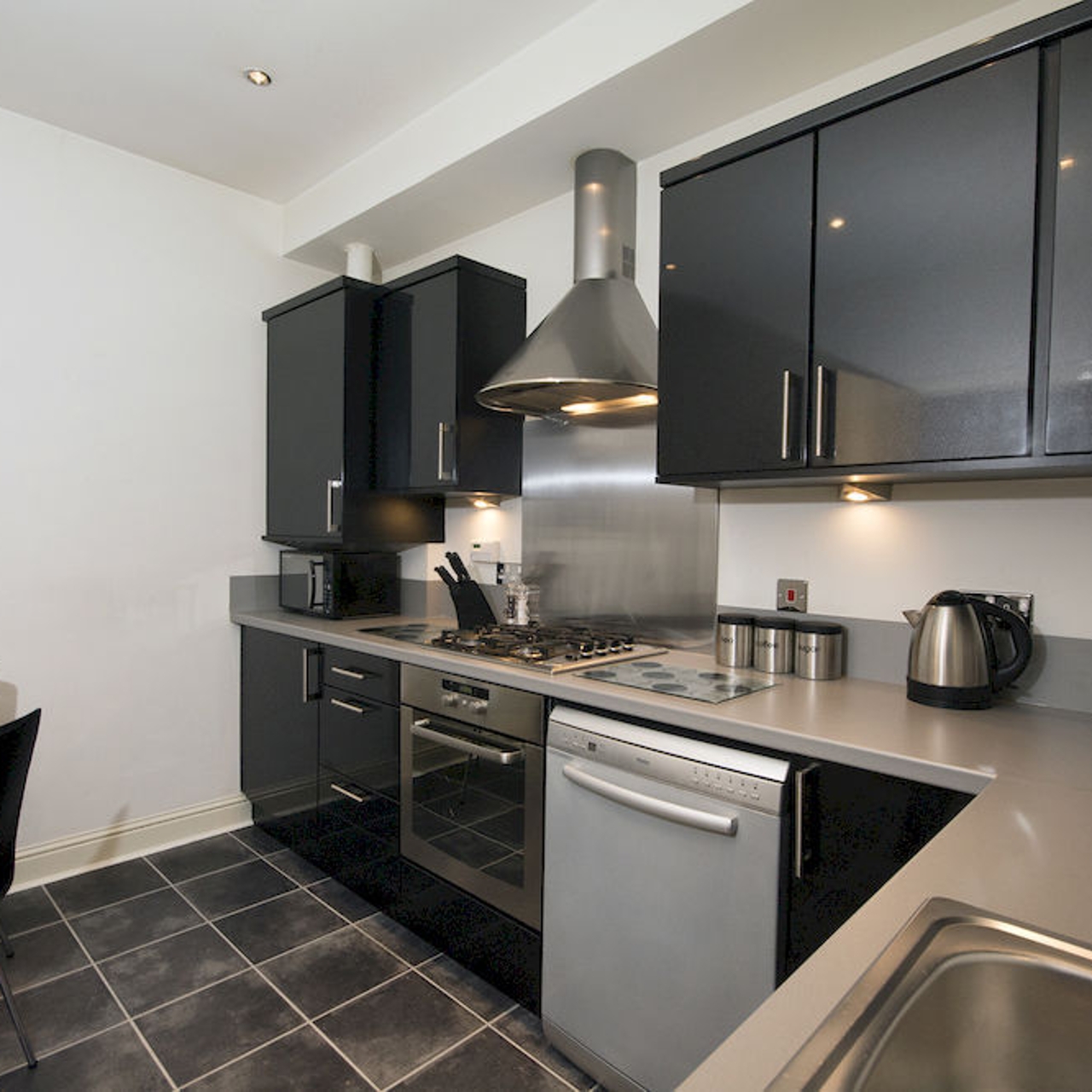 Hotel Oakhill Apartments Aberdeen City Centre Dee Village 4