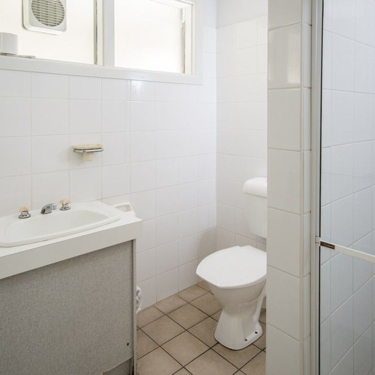 The Beach Motel Hervey Bay Australia At Hrs With Free Services