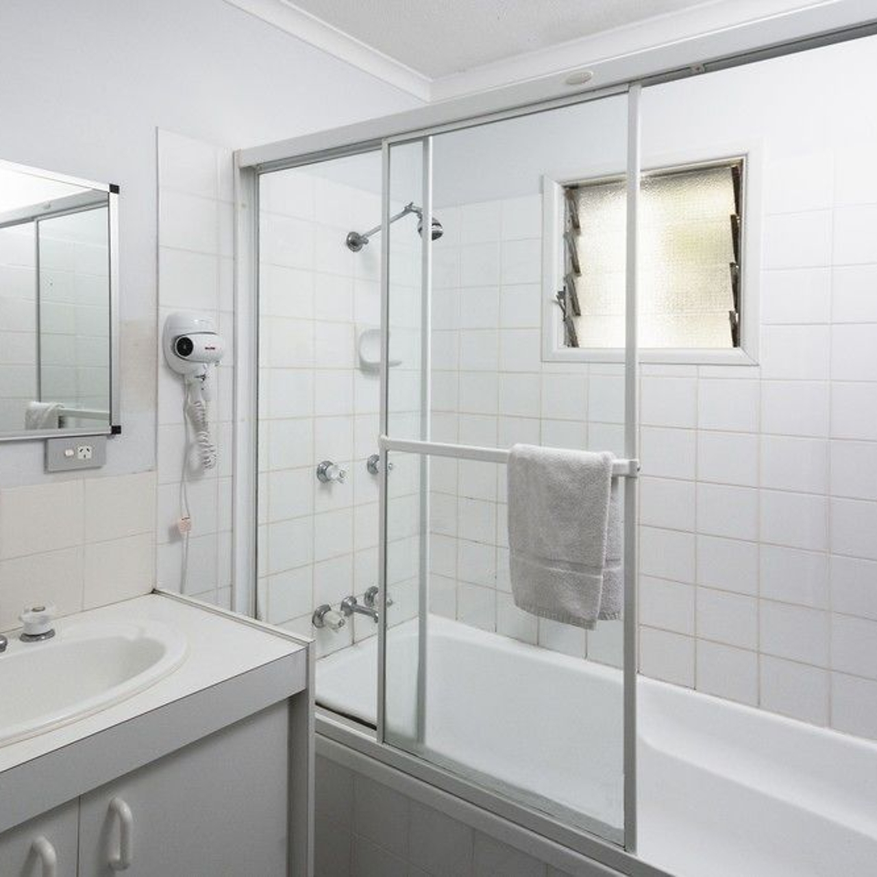 The Beach Motel Hervey Bay Australia At Hrs With Free Services