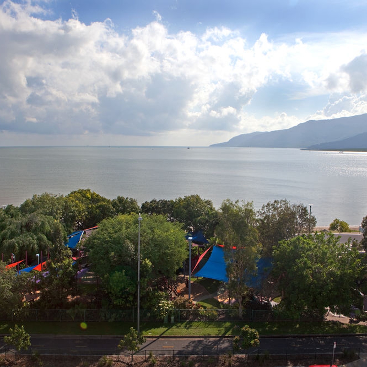 Hotel Waters Edge Apartments Cairns 5 Hrs Star Hotel In Cairns State Of Queensland