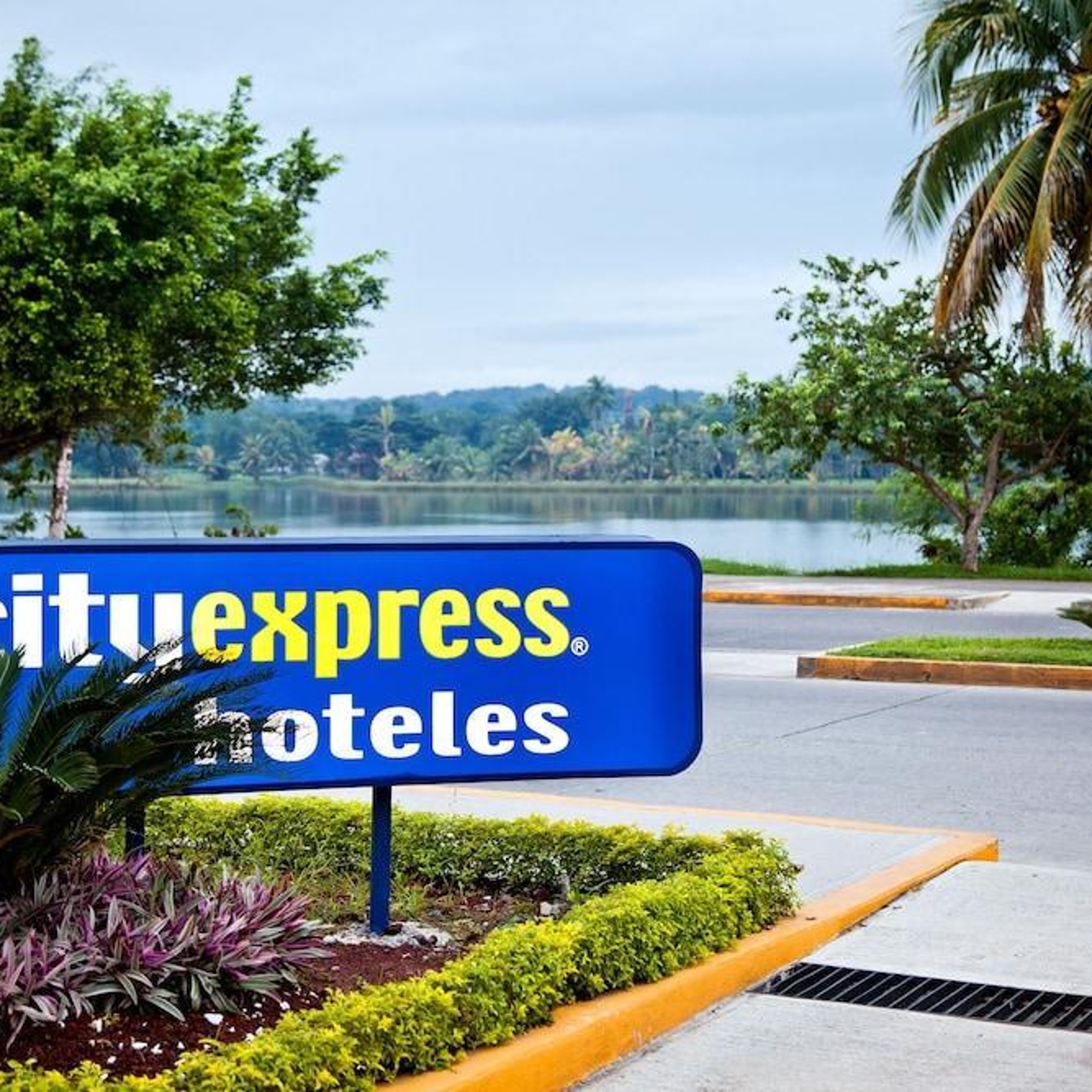 Hotel City Express Tuxpan - 3 HRS star hotel in Tuxpan (Nayarit) Hotel City Express Tuxpan - 3 HRS star hotel in Tuxpan (Nayarit)