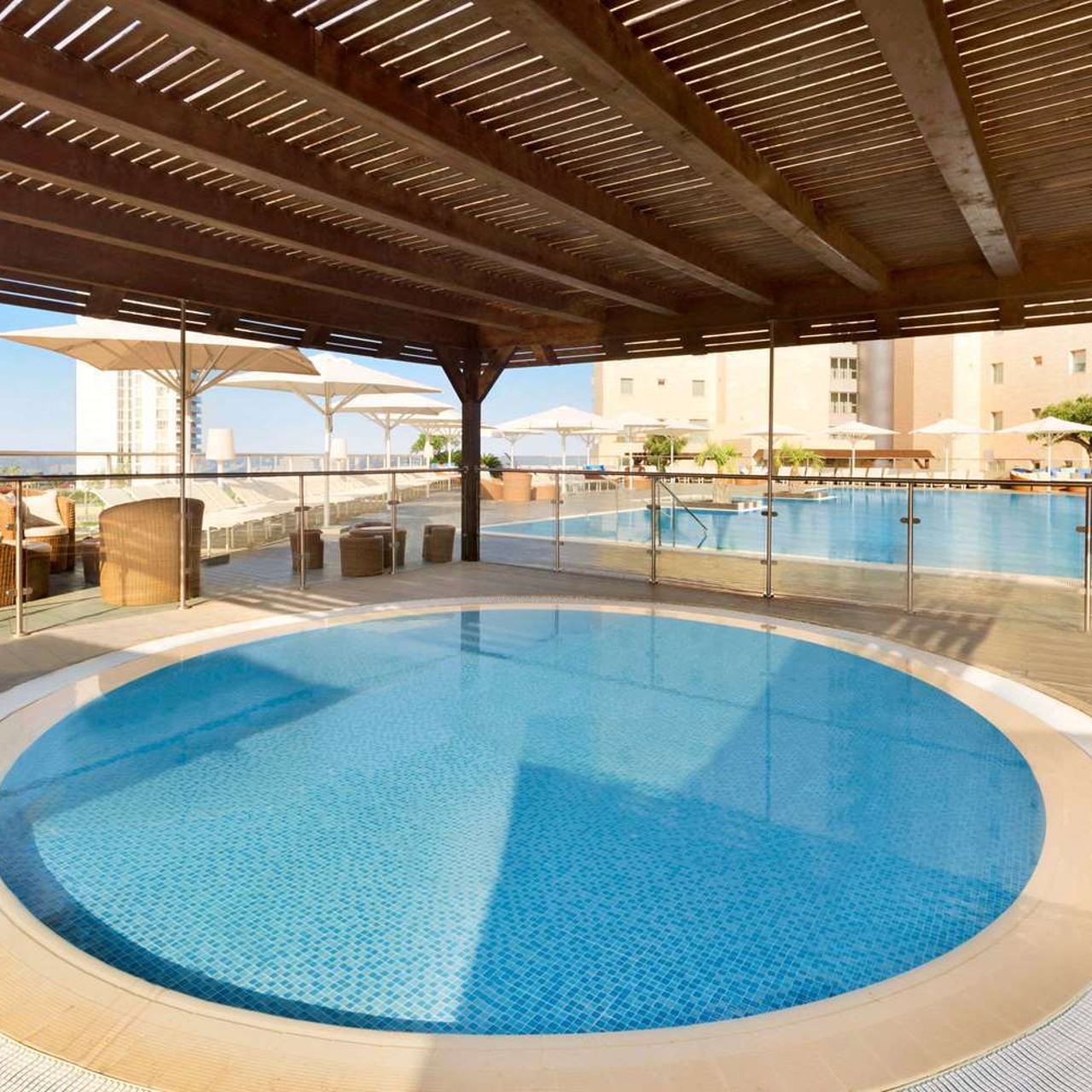 Ramada Netanya Hotel&Suite en HRS con servicios gratuitos