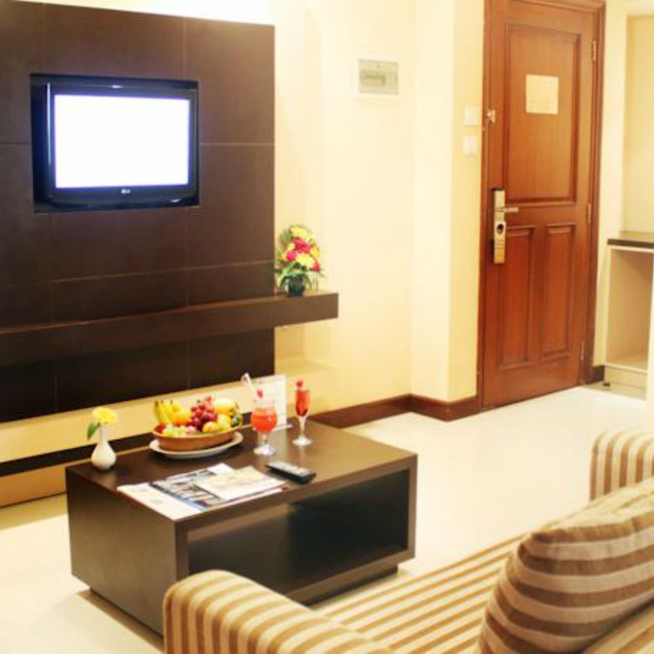 Hotel The Majesty Indonesia At Hrs With Free Services #779632 (or 0x779632) is unknown color: hotel the majesty indonesia at hrs with