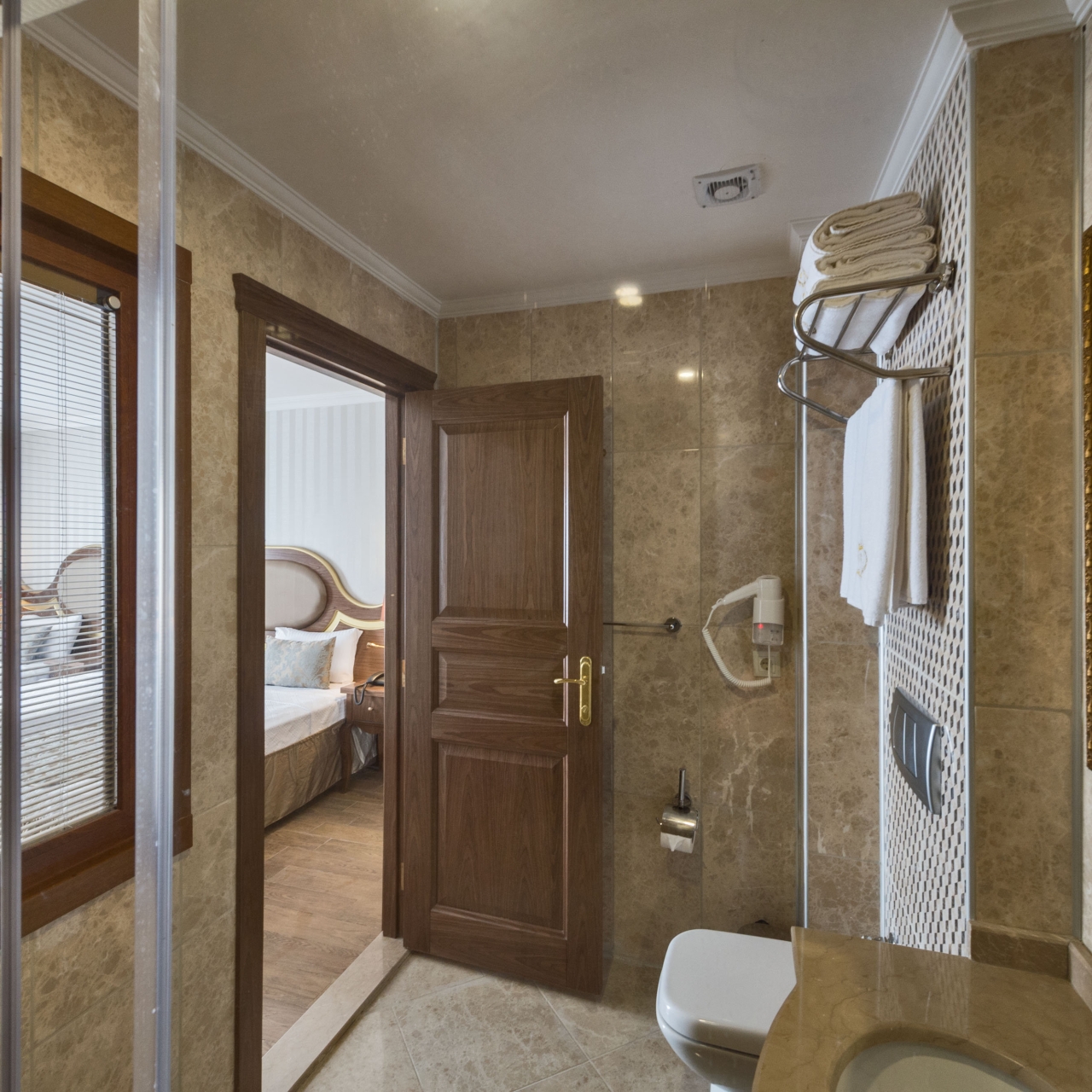 Realstar Hotel 4 Hrs Star Hotel In Istanbul Istanbul