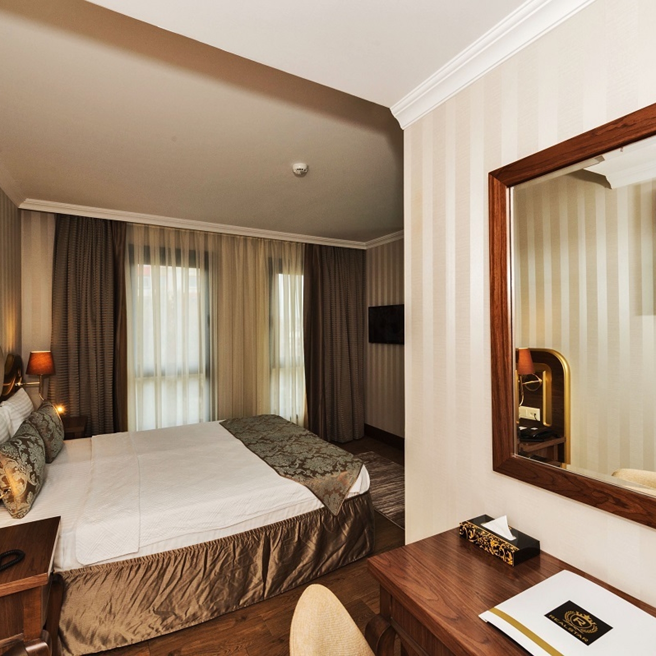 Realstar Hotel 4 Hrs Star Hotel In Istanbul Istanbul