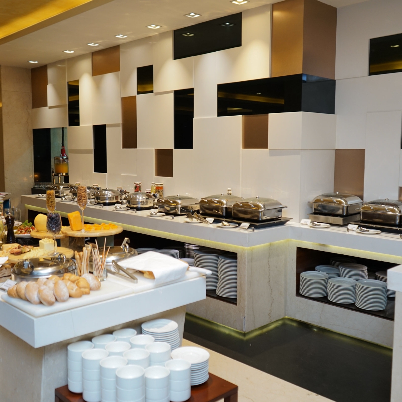 Hotel Oakwood Residence Kapil Hyderabad India At Hrs With Free Services