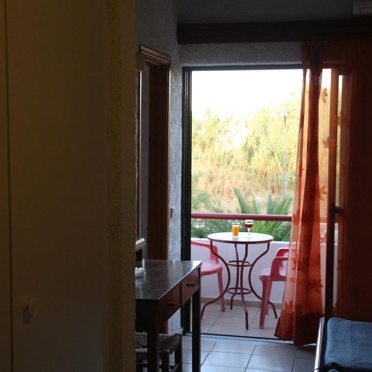 Violetta Hotel In Heraklion Crete Hrs