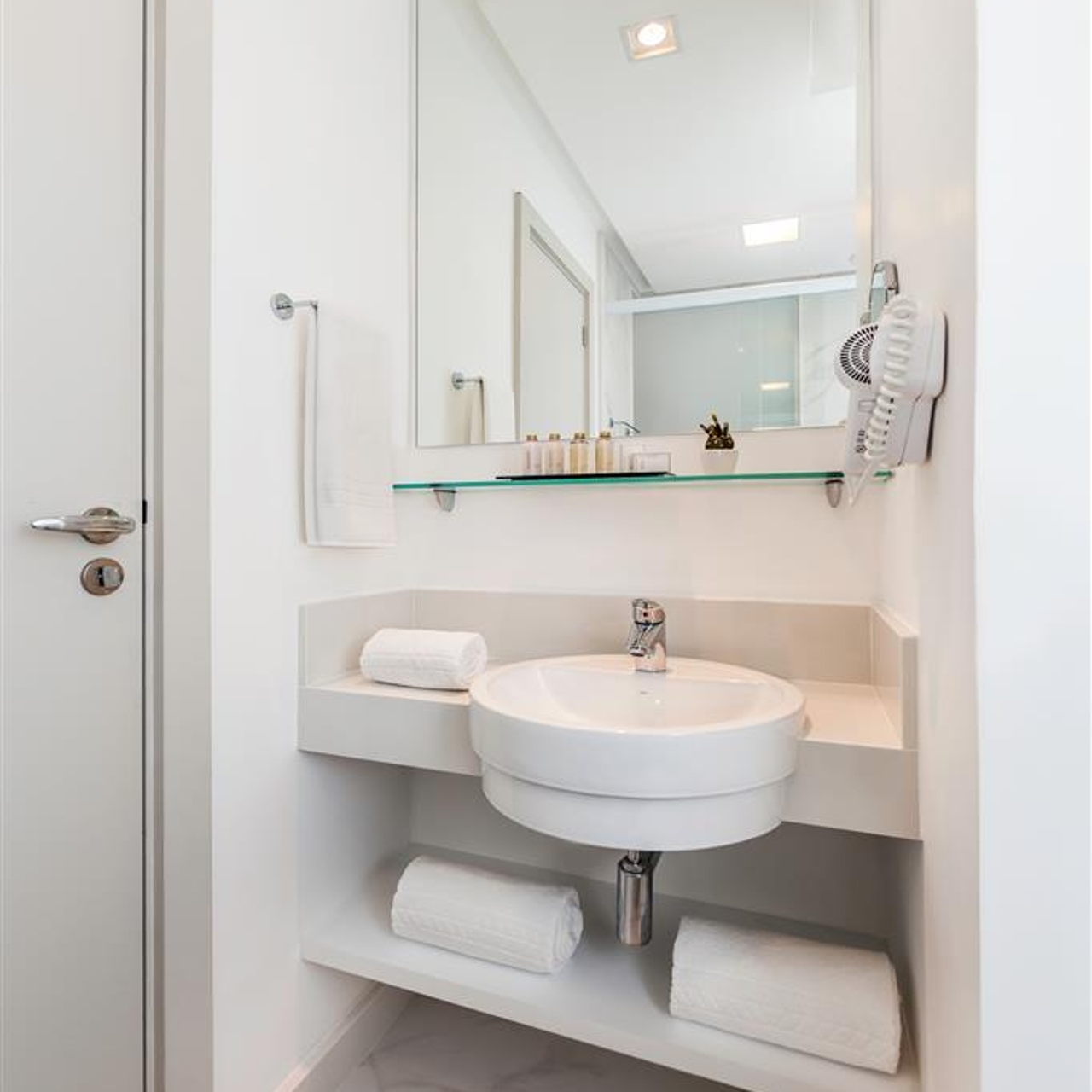 42 Awesome Best western plus copacabana design hotel for Design Ideas