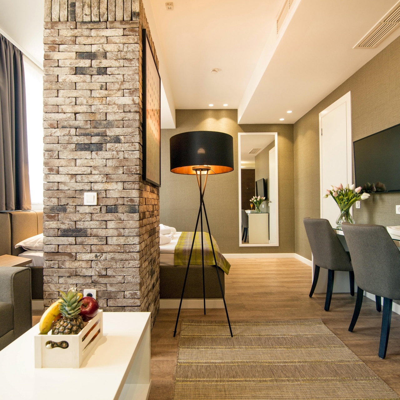 Belgrade Inn Belgrade At Hrs With Free Services