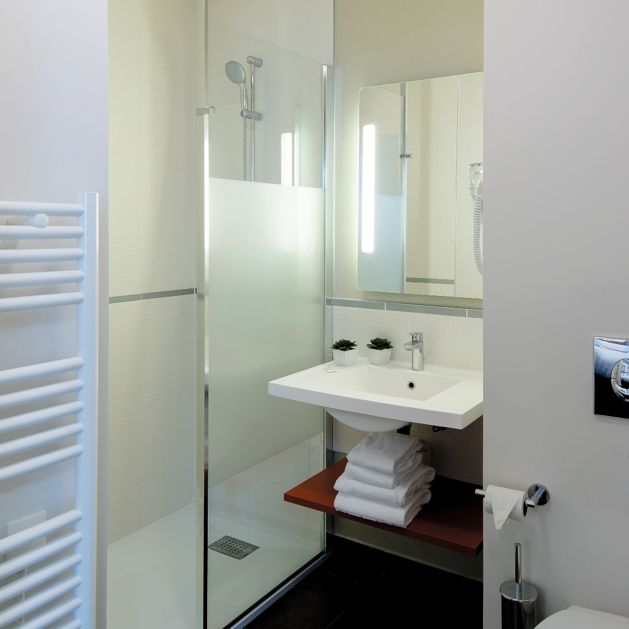 Hotel Appart City Confort Bordeaux Chartrons 3 Hrs Star Hotel In Bordeaux Aquitaine