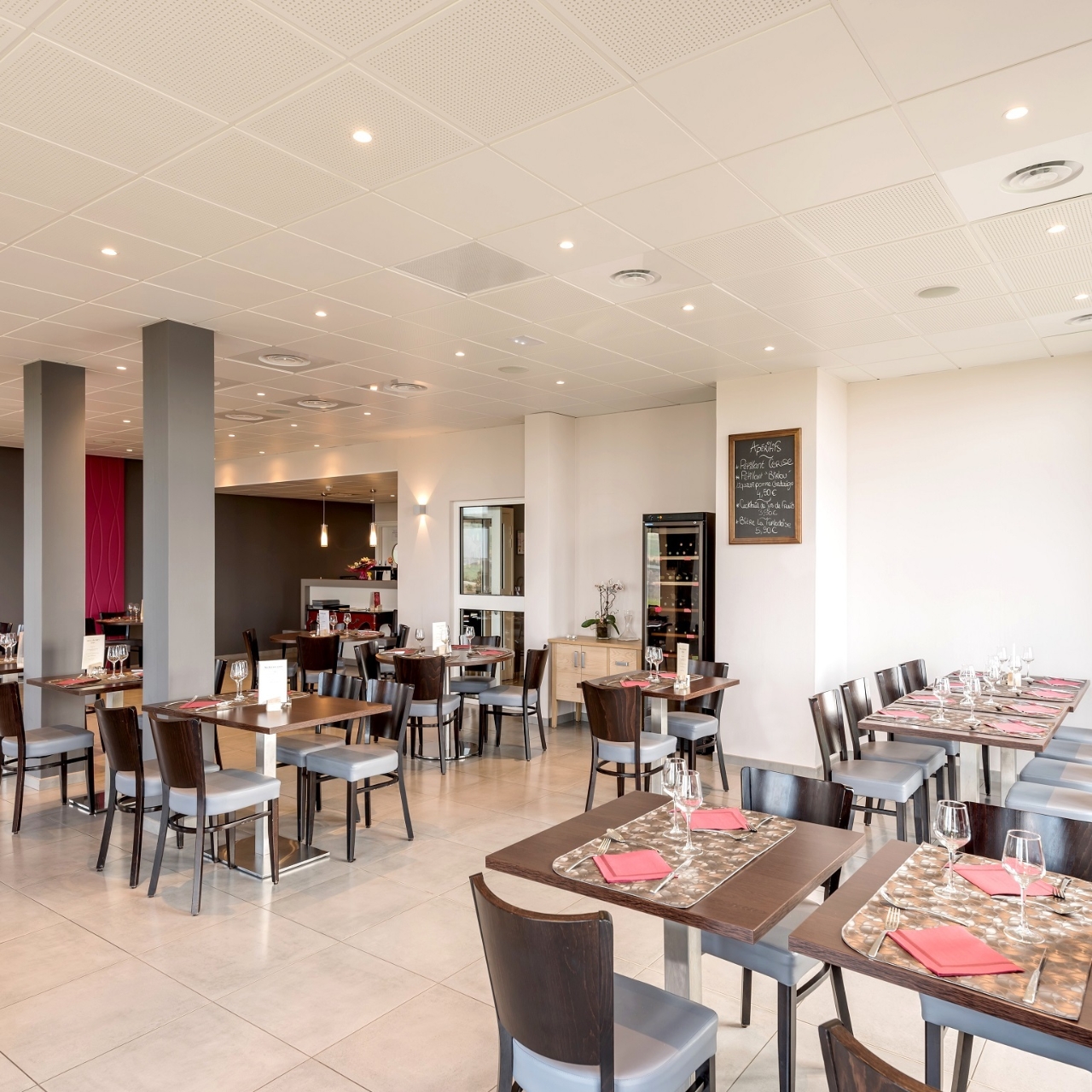 L Horizon Hotel Restaurant In Saint Symphorien Sur Coise Rhone