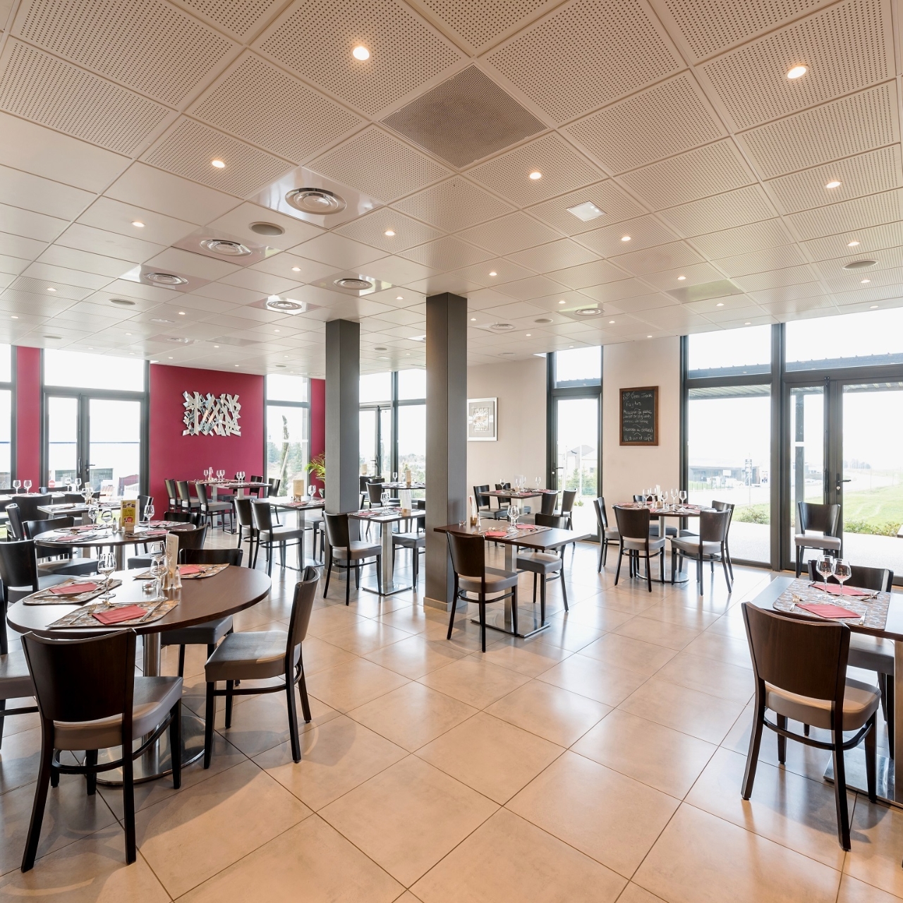 L Horizon Hotel Restaurant In Saint Symphorien Sur Coise Rhone