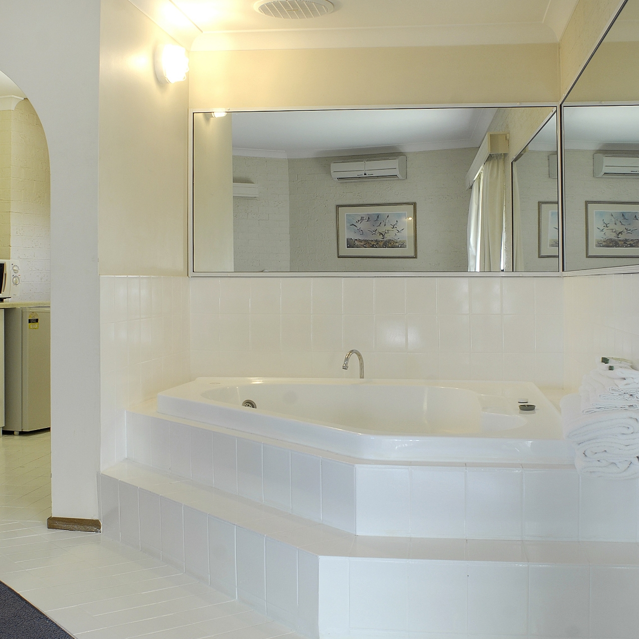 Mas Country Hamilton S Motel Archived 4 Hrs Star Hotel In Queanbeyan State Of New South Wales