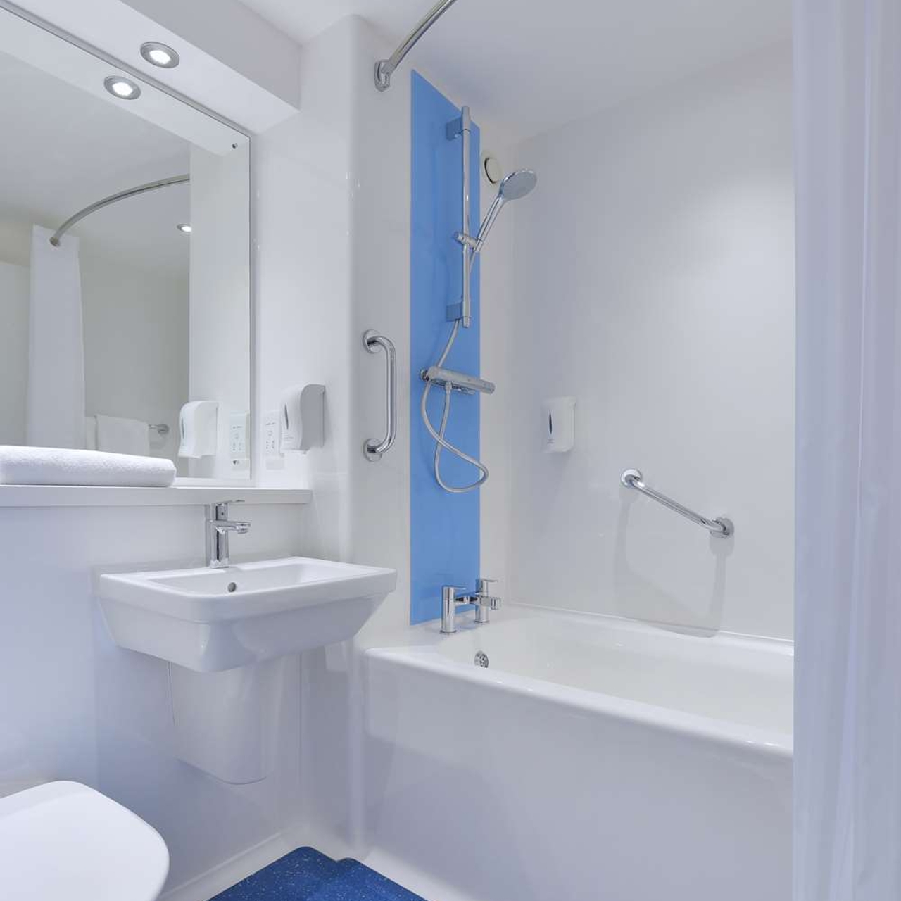 Hotel Travelodge Stockport United Kingdom At Hrs With Free Services Regent house heaton lanesk4 1bsstockportstorbritannia. hotel travelodge stockport united