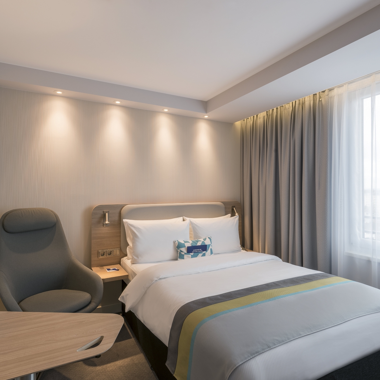 Holiday Inn Express Cologne City Centre Koln Bei Hrs Gunstig Buchen