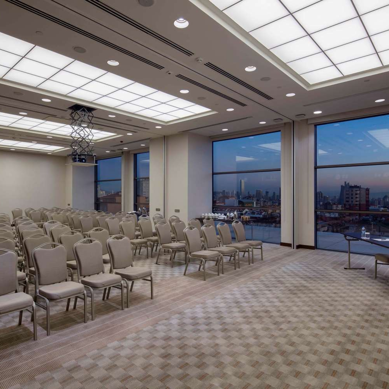 Hilton Garden Inn Istanbul Umraniye 4 Hrs Star Hotel In Istanbul Istanbul