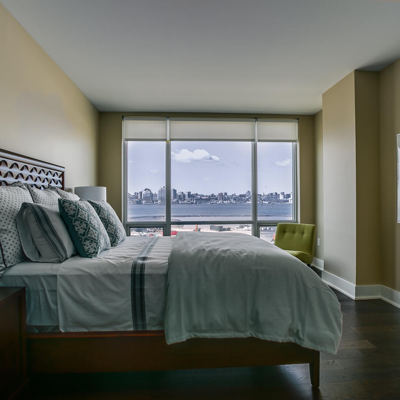 Hotel The Aqua Vista Canada At Hrs With Free Services