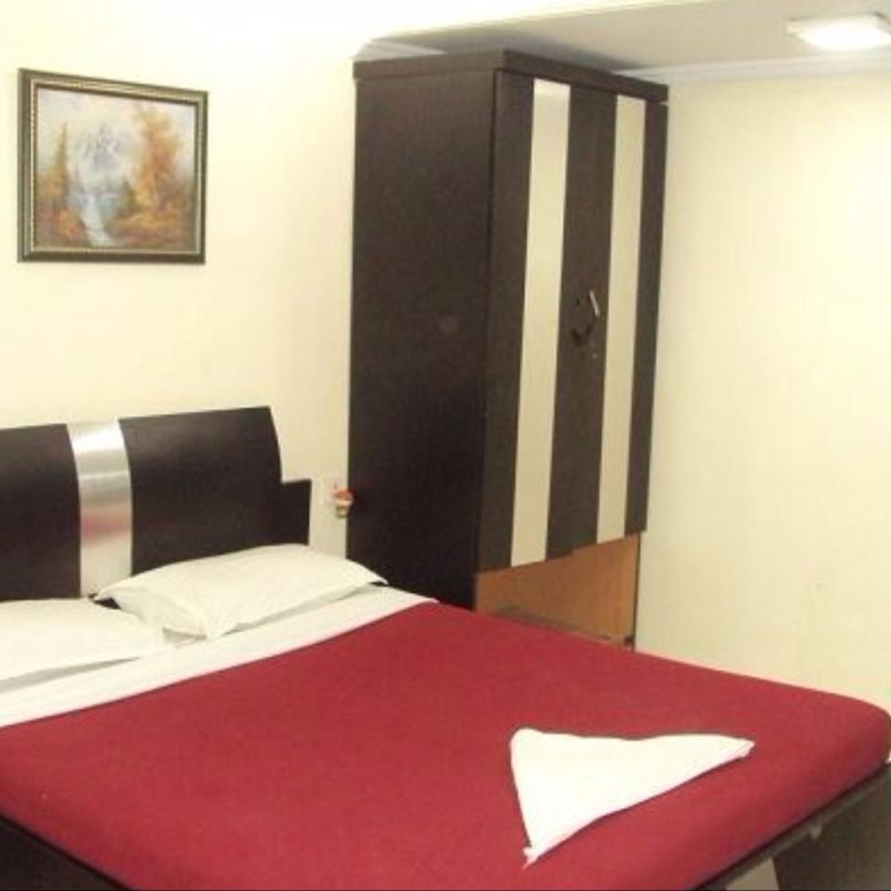 Hotel Sea Sands Juhu In Mumbai State Of Maharashtra Hrs Welcome to hotel sea princess where extravagant living greets you with open doors.