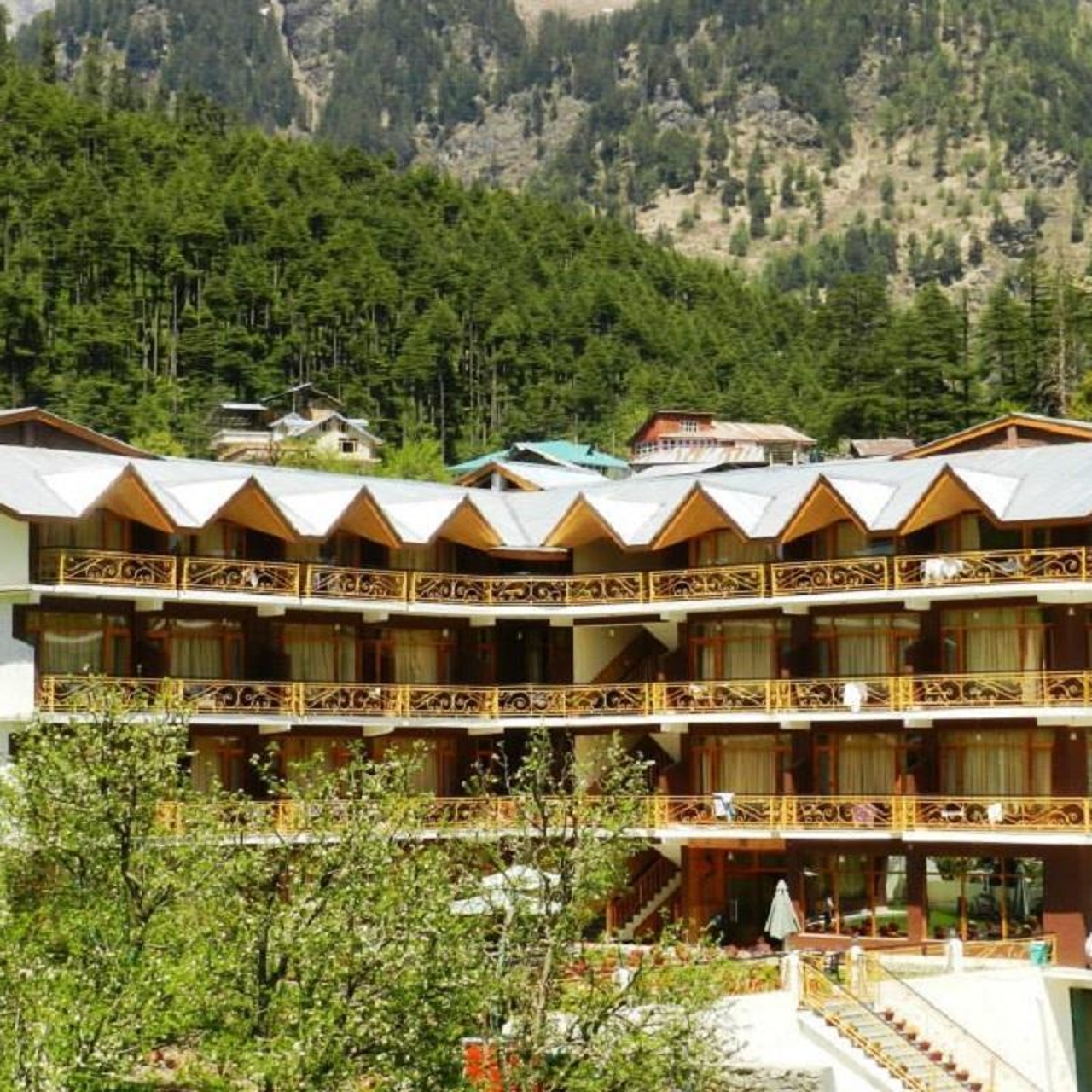 Hotel Snow Peak Retreat Cottages 3 Hrs Star Hotel In Manali Himachal Pradesh