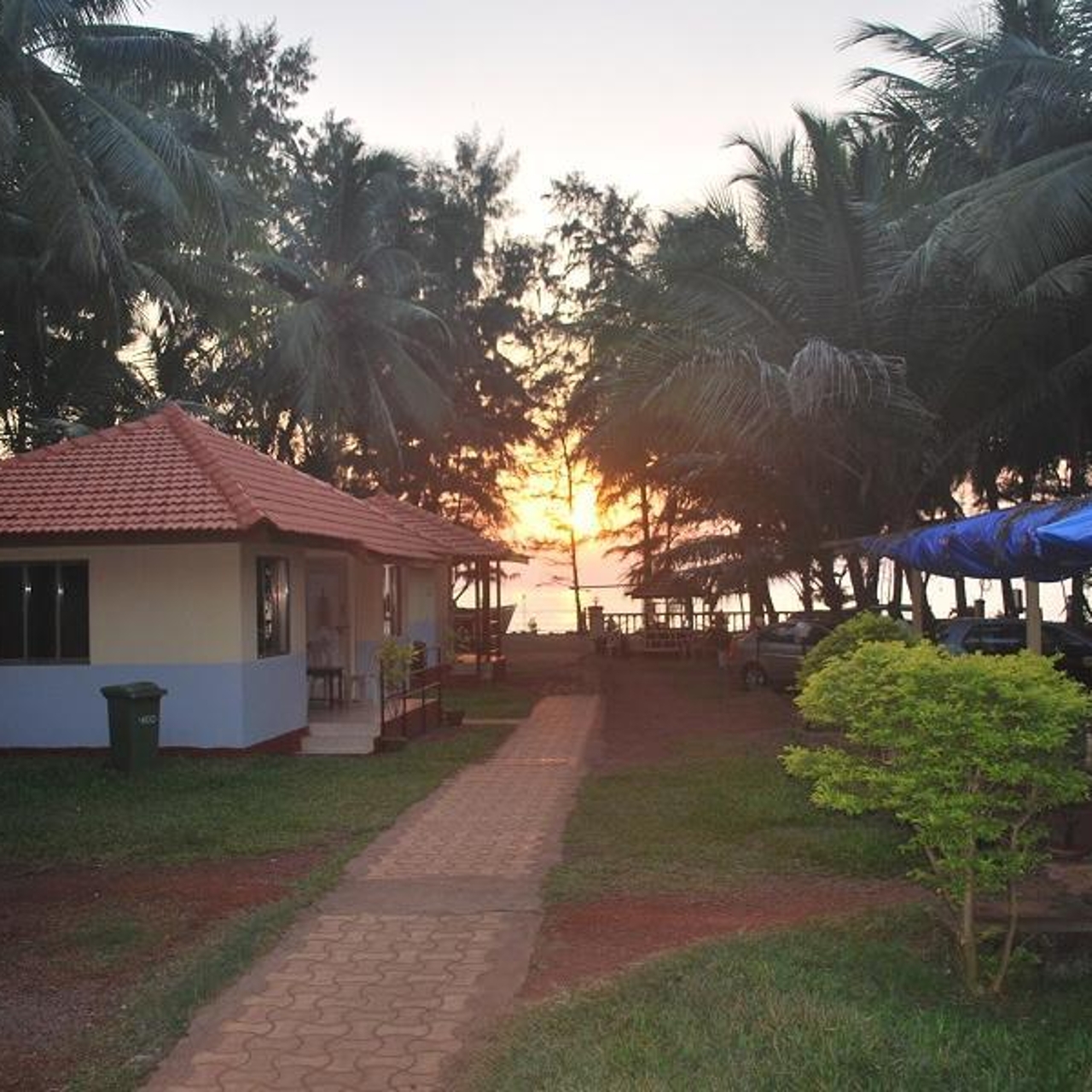 Hotel Pears Beach Resort In Dapoli Maharashtra Hrs The beach is relatively clean and pleasant. hotel pears beach resort in dapoli