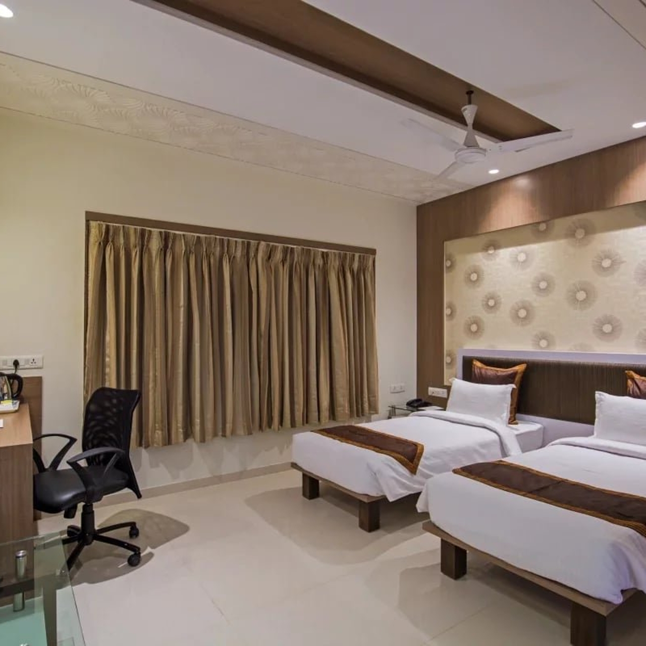 Manek Svasti Inn 3 Hrs Star Hotel In Dwarka State Of Gujarat Rooms are very well maintained with amenities like breakfast includes room, dvrf aircondition, 24hr.hot water in.